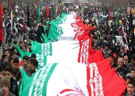گزارش تصویری از حضور دانش آموزان رشته علوم و معارف اسلامی کشور در راهپیمایی ۱۳ آبان