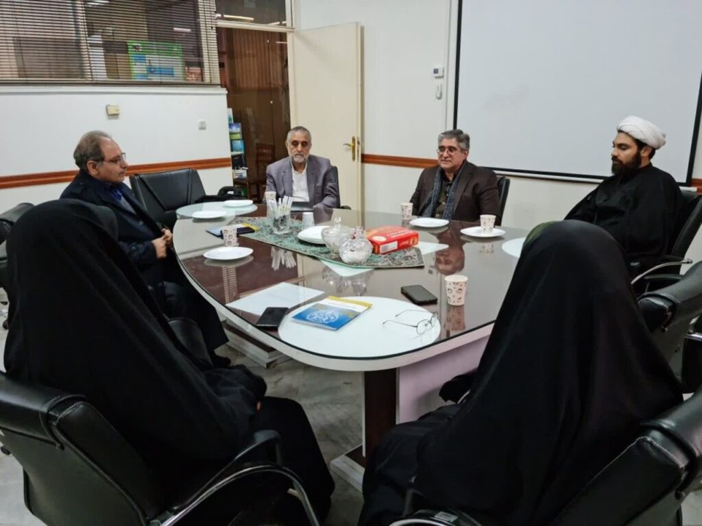 جلسه اعضاء دفتر پشتیبانی با روسای مناطق 1، 6 و 11 آموزش و پرورش شهر تهران برای توسعه کمی و کیفی رشته علوم و معارف اسلامی
